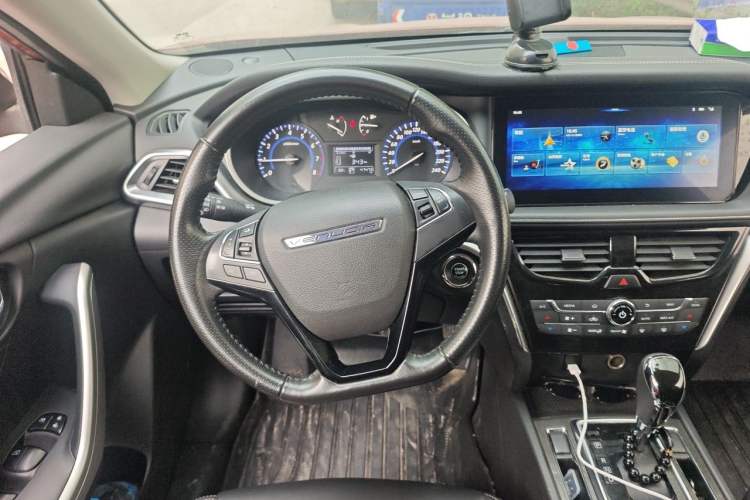 Used Venucia T90 2018 2.0L CVT Smart Connect Luxury Edition China V Standard Steering Wheel