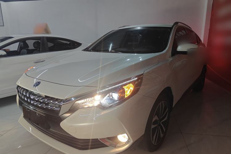Used Venucia T90 2018 2.0L CVT Smart Connect Prestige Version China VI Standard Guazi used car, China used car export, Used car for sale, Used cars, Cheapest cars for sale