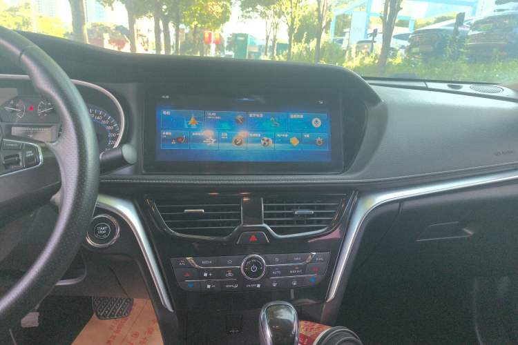 Used Venucia T90 2018 2.0L CVT Smart Connect Luxury Edition China V Standard Audio And AC Panel