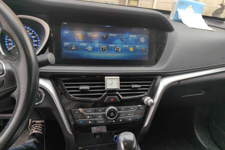 Used Venucia T90 2018 2.0L CVT Smart Connect Leading Edition China V Standard Audio And AC Panel