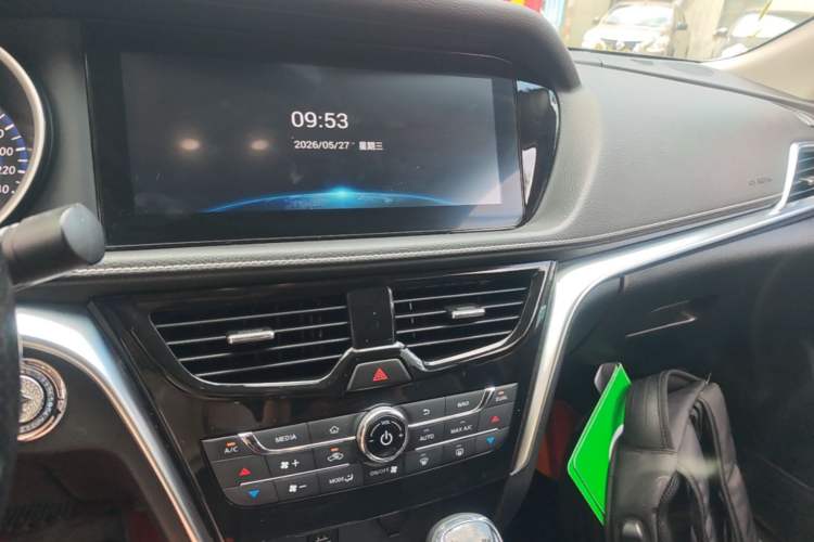 Used Venucia T90 2018 2.0L CVT Smart Connect Prestige Version China VI Standard Audio And AC Panel