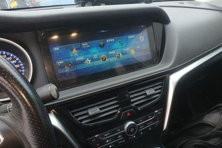 Used Venucia T90 2018 2.0L CVT Smart Connect Prestige Version China VI Standard Audio And AC Panel