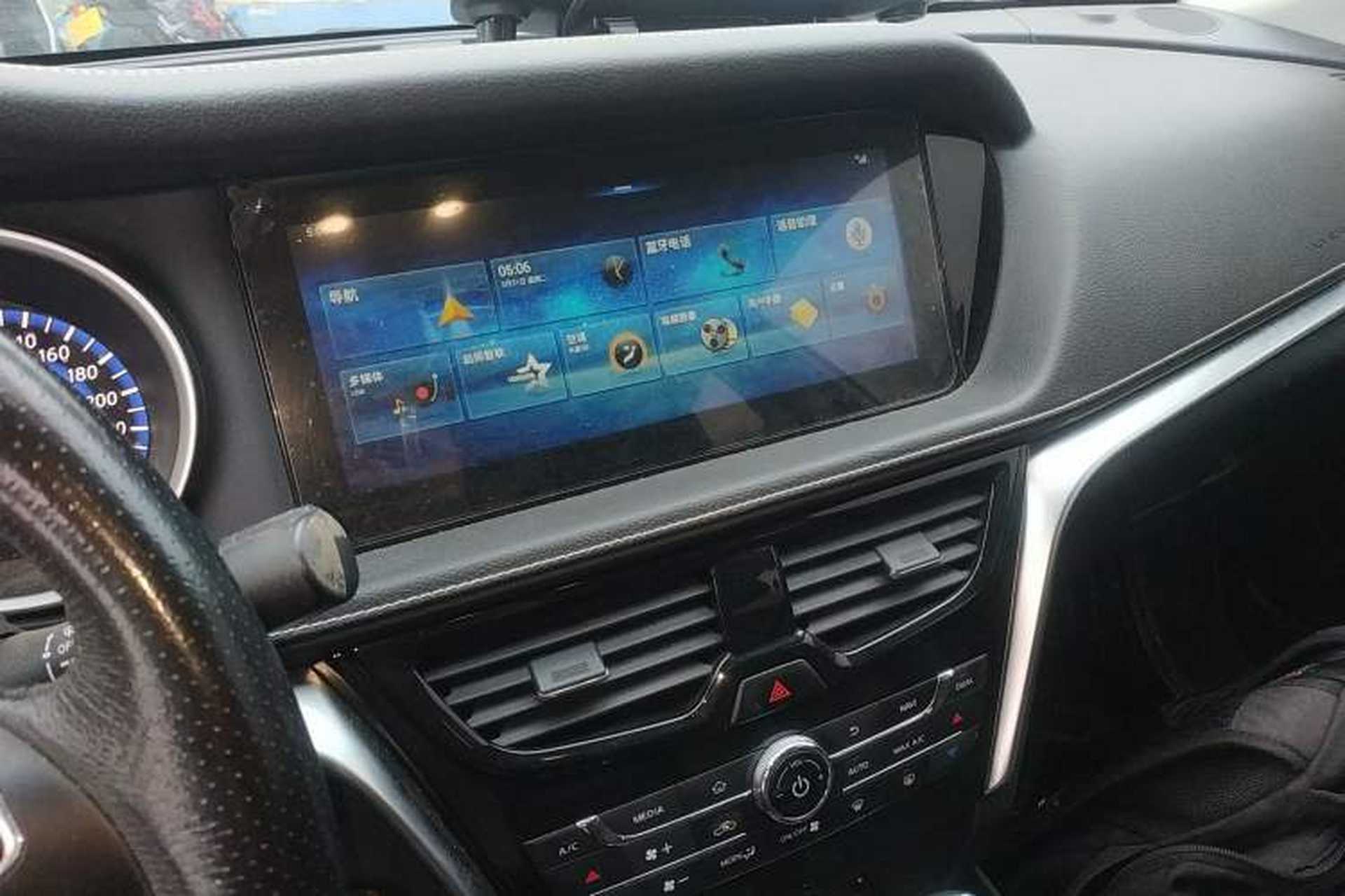 Used Venucia T90 2018 2.0L CVT Smart Connect Prestige Version China VI Standard Audio And AC Panel