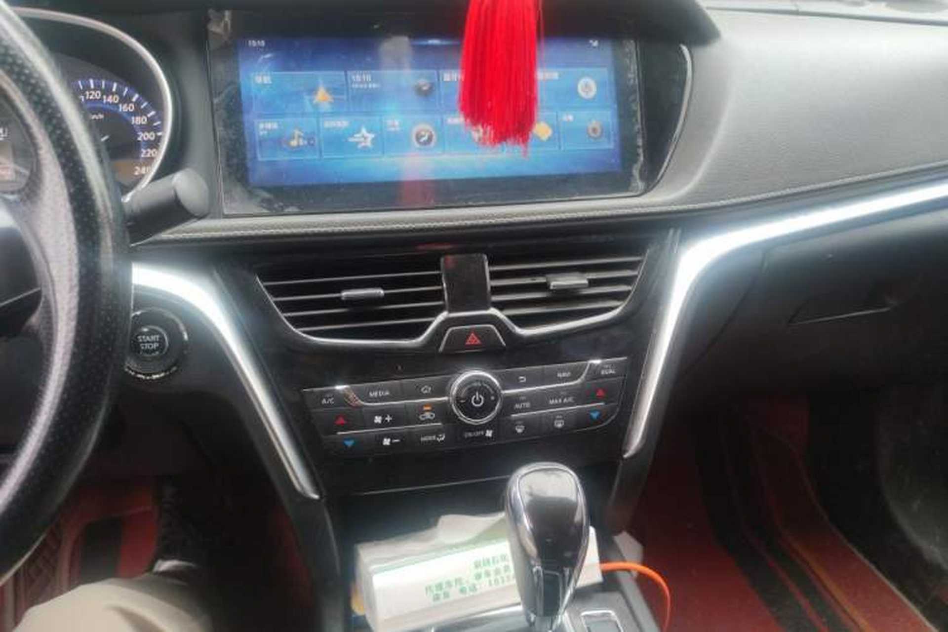 Used Venucia T90 2018 2.0L CVT Smart Connect Luxury Edition China V Standard Audio And AC Panel