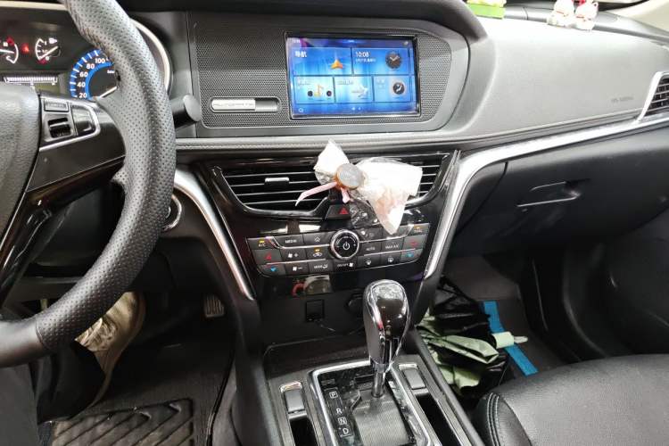 Used Venucia T90 2018 2.0L CVT Smart Connect Fashion Edition China V Standard Audio And AC Panel