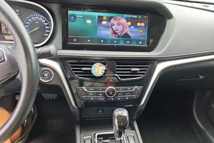 Used Venucia T90 2018 2.0L CVT Smart Connect Prestige Version China VI Standard Audio And AC Panel