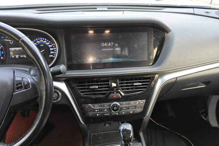 Used Venucia T90 2018 2.0L CVT Smart Connect Luxury Edition China V Standard Audio And AC Panel