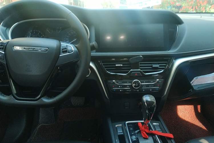 Used Venucia T90 2018 2.0L CVT Smart Connect Prestige Version China VI Standard Center Console