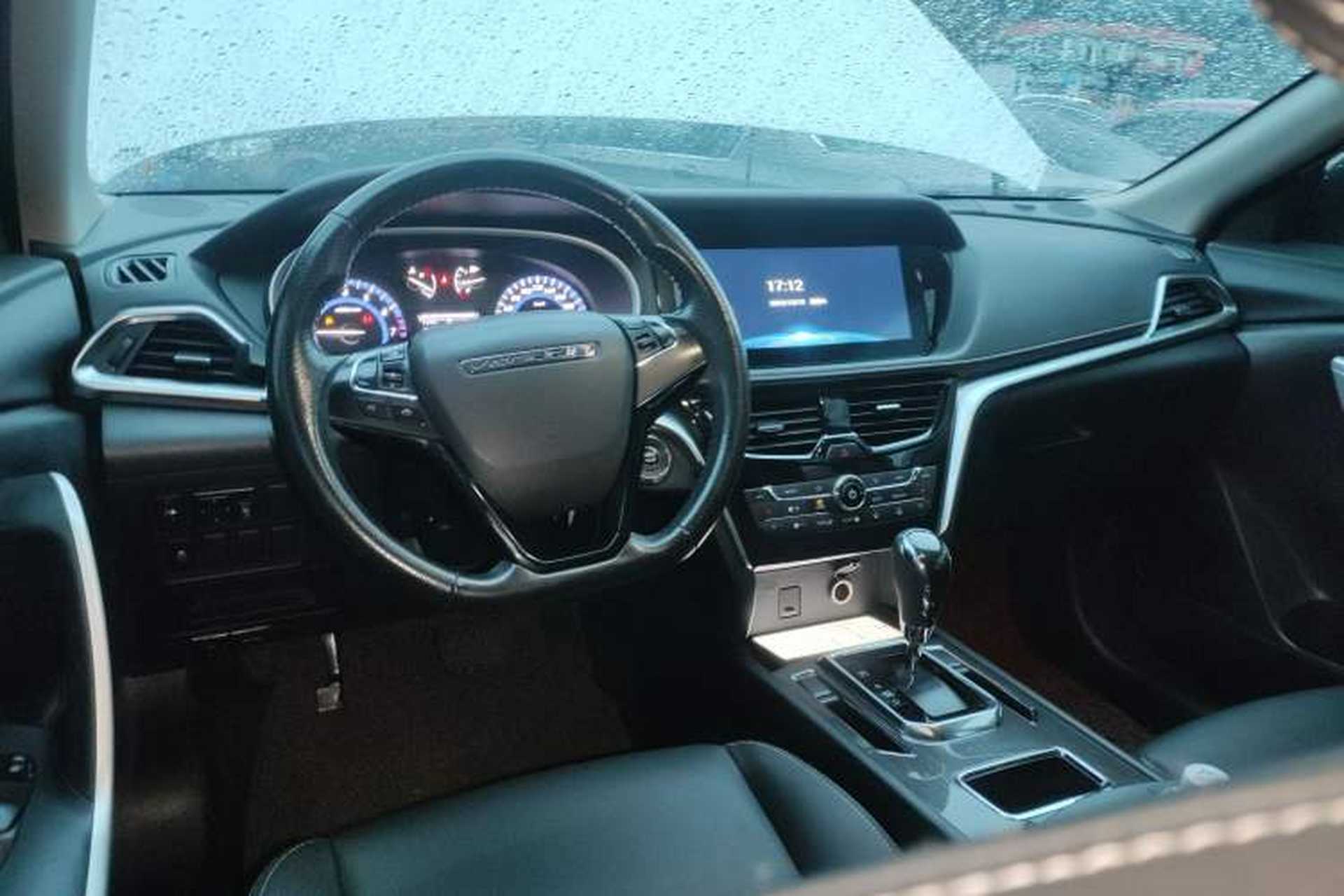Used Venucia T90 2018 2.0L CVT Smart Connect Prestige Version China VI Standard Center Console
