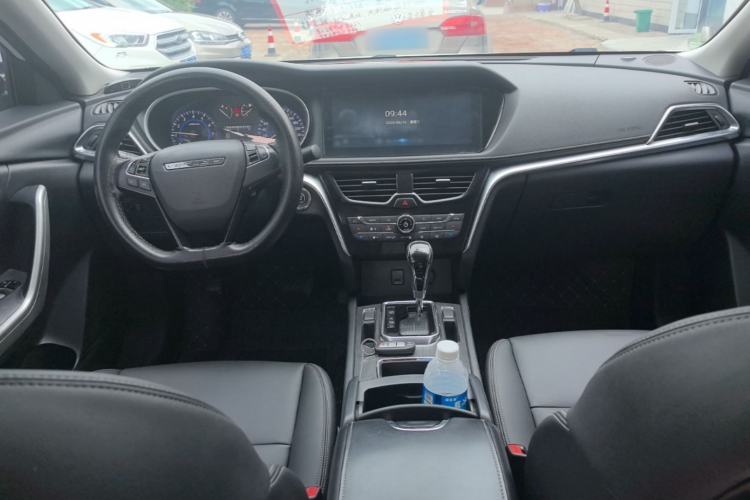 Used Venucia T90 2018 2.0L CVT Smart Connect Luxury Edition China V Standard Center Console