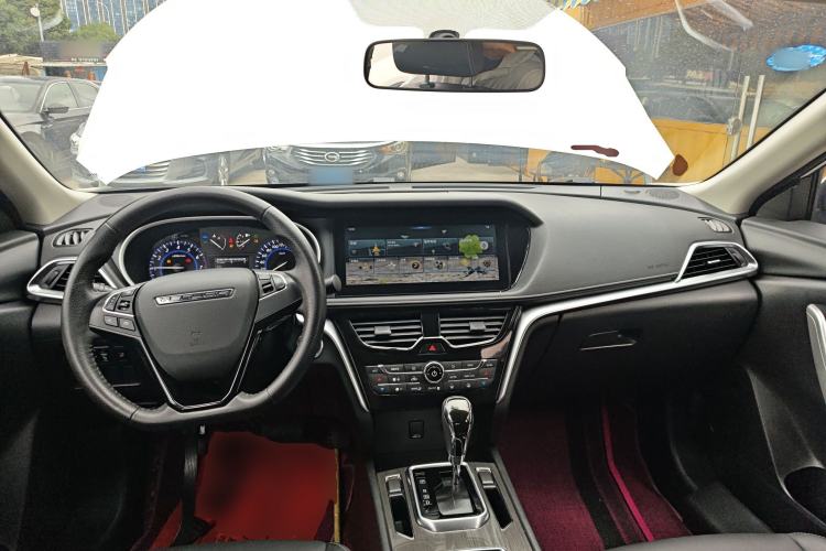 Used Venucia T90 2018 2.0L CVT Smart Connect Luxury Edition China V Standard Center Console