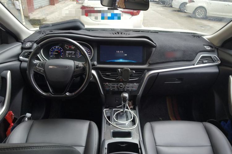 Used Venucia T90 2018 2.0L CVT Smart Connect Luxury Edition China V Standard Center Console