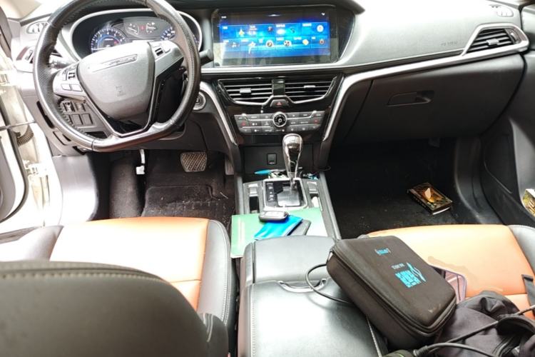 Used Venucia T90 2018 2.0L CVT Smart Connect Luxury Edition China V Standard Center Console