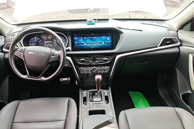 Used Venucia T90 2018 2.0L CVT Smart Connect Luxury Edition China V Standard Center Console