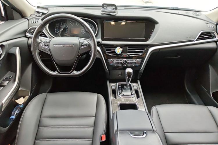 Used Venucia T90 2018 2.0L CVT Smart Connect Prestige Version China VI Standard Center Console
