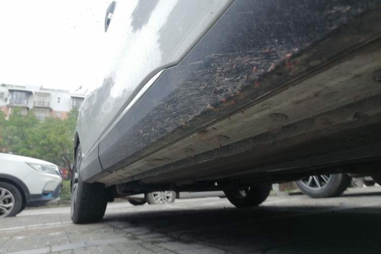 Used Venucia T90 2018 2.0L CVT Smart Connect Luxury Edition China V Standard Chassis Front Right