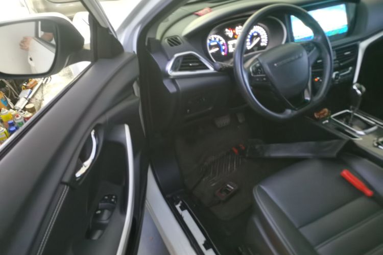 Used Venucia T90 2018 2.0L CVT Smart Connect Luxury Edition China V Standard Driver Seat