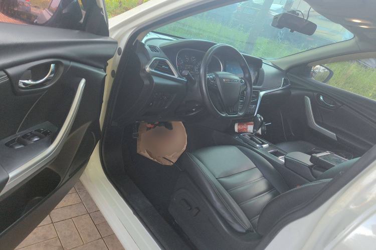 Used Venucia T90 2018 2.0L CVT Smart Connect Luxury Edition China V Standard Driver Seat