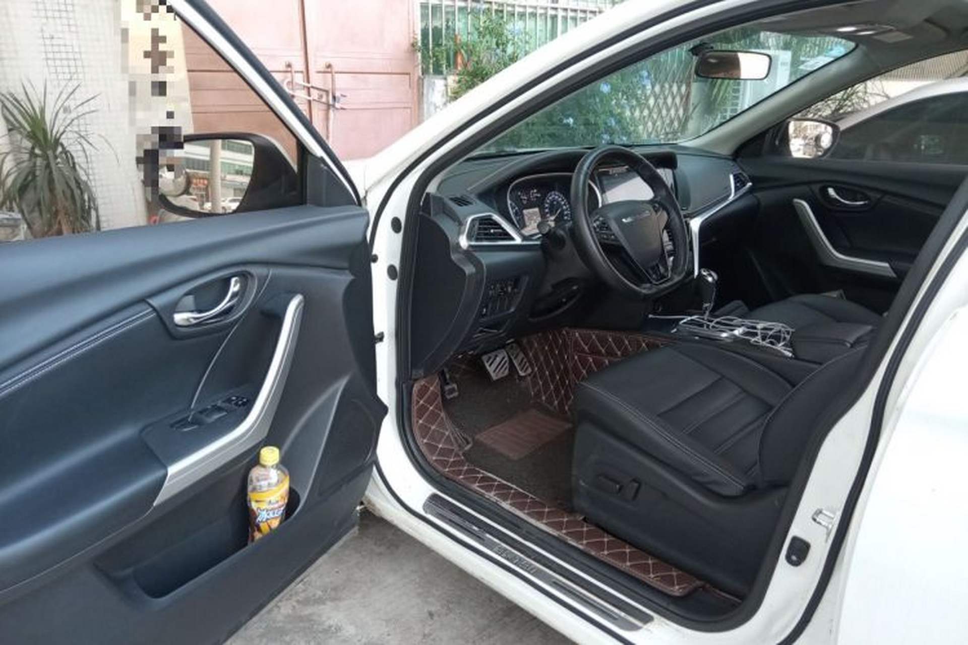 Used Venucia T90 2018 2.0L CVT Smart Connect Luxury Edition China V Standard Driver Seat
