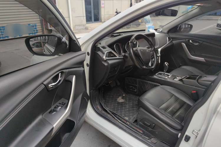 Used Venucia T90 2018 2.0L CVT Smart Connect Leading Edition China V Standard Driver Seat