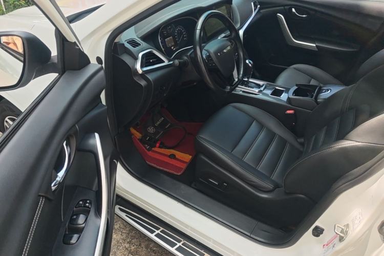 Used Venucia T90 2018 2.0L CVT Smart Connect Prestige Version China VI Standard Driver Seat