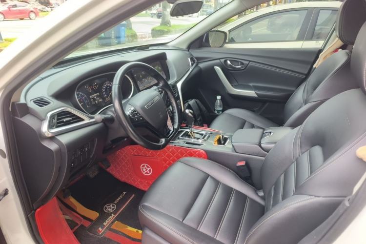 Used Venucia T90 2018 2.0L CVT Smart Connect Luxury Edition China V Standard Driver Seat