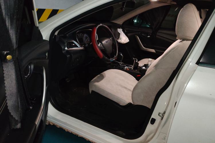 Used Venucia T90 2018 2.0L CVT Smart Connect Luxury Edition China V Standard Driver Seat