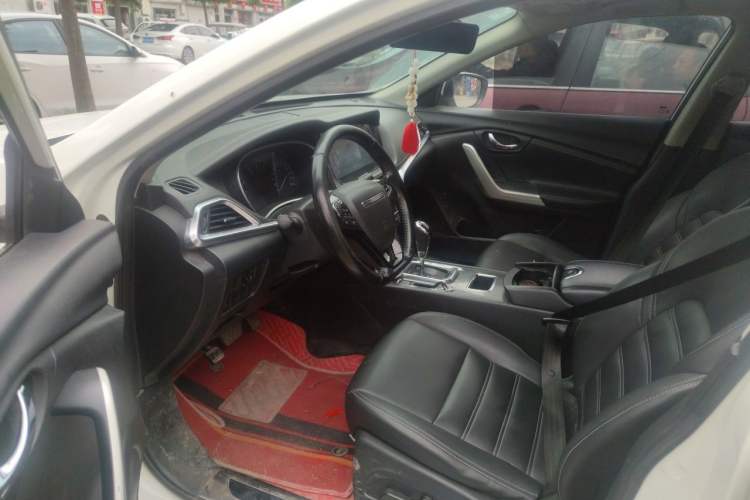 Used Venucia T90 2018 2.0L CVT Smart Connect Luxury Edition China V Standard Driver Seat