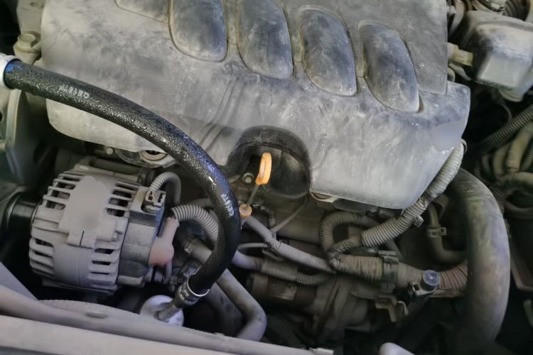 Used Venucia T90 2018 2.0L CVT Smart Connect Luxury Edition China V Standard Engine Bay