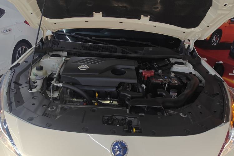 Used Venucia T90 2018 2.0L CVT Smart Connect Prestige Version China VI Standard Engine Bay