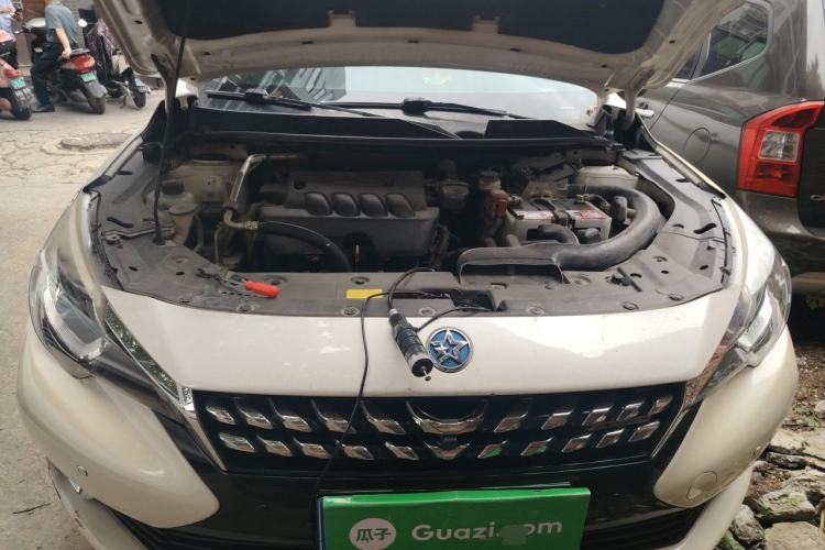 Used Venucia T90 2018 2.0L CVT Smart Connect Luxury Edition China V Standard Engine Bay