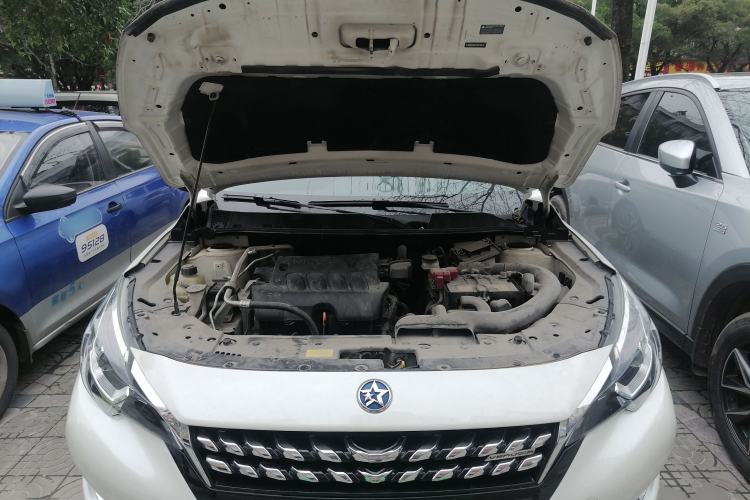 Used Venucia T90 2018 2.0L CVT Smart Connect Luxury Edition China V Standard Engine Bay
