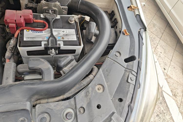Used Venucia T90 2018 2.0L CVT Smart Connect Luxury Edition China V Standard Engine Bay Left