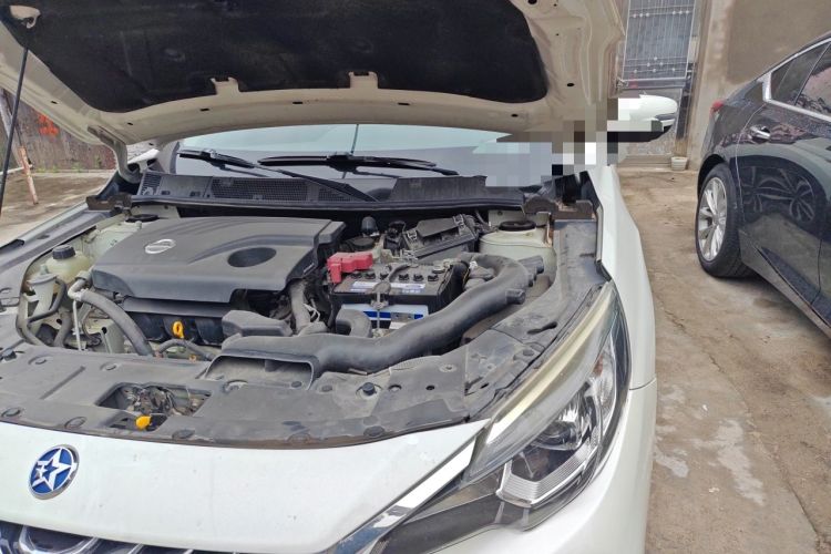 Used Venucia T90 2018 2.0L CVT Smart Connect Prestige Version China VI Standard Engine Bay Left
