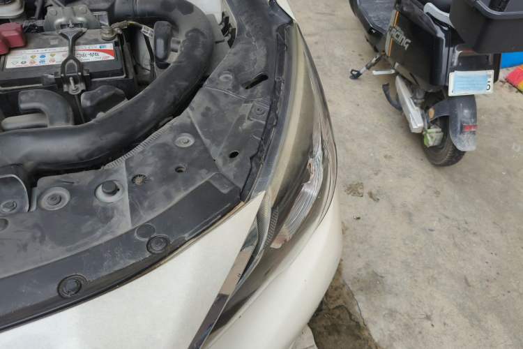 Used Venucia T90 2018 2.0L CVT Smart Connect Luxury Edition China V Standard Engine Bay Left