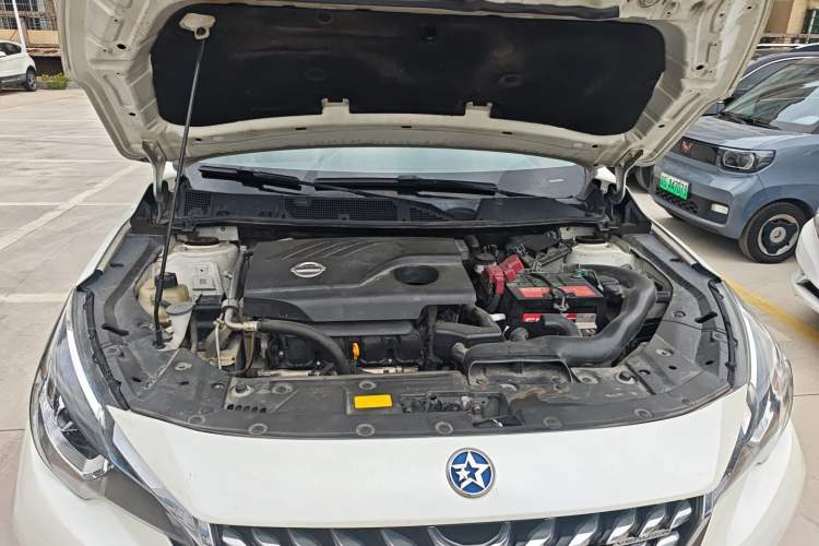 Used Venucia T90 2018 2.0L CVT Smart Connect Prestige Version China VI Standard Engine Bay
