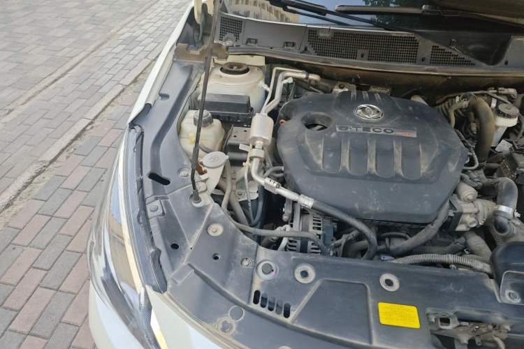 Used Venucia T90 2018 1.4T Manual Smart Connect Style Version China V Standard Engine Bay Right