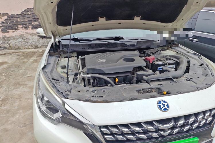 Used Venucia T90 2018 2.0L CVT Smart Connect Prestige Version China VI Standard Engine Bay Right