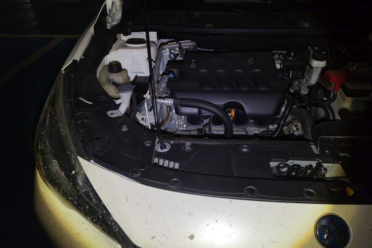 Used Venucia T90 2018 2.0L CVT Smart Connect Luxury Edition China V Standard Engine Bay Right
