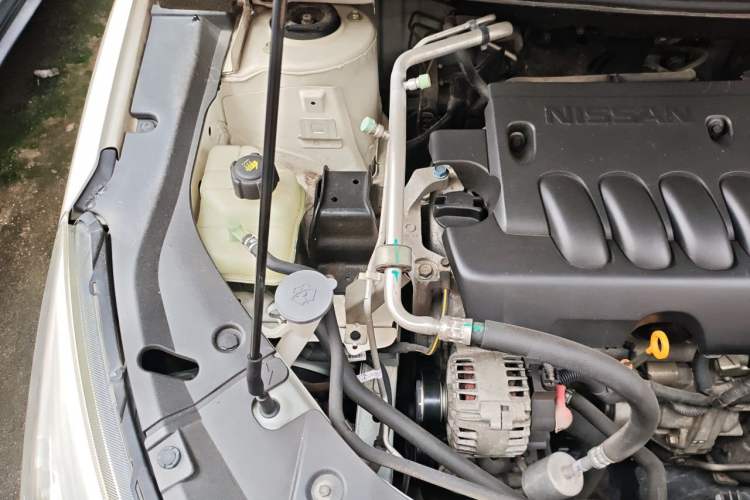 Used Venucia T90 2018 2.0L CVT Smart Connect Luxury Edition China V Standard Engine Bay Right