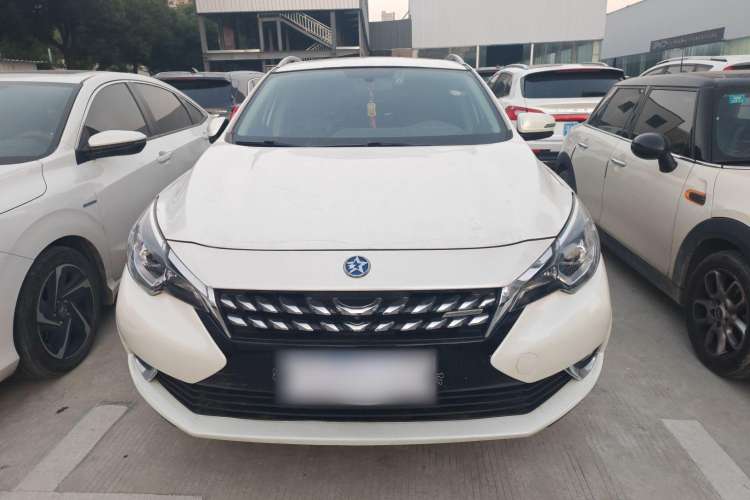 Used Venucia T90 2018 2.0L CVT Smart Connect Leading Edition China V Standard Exterior 1