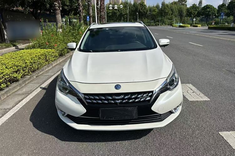 Used Venucia T90 2018 2.0L CVT Smart Connect Luxury Edition China V Standard Exterior 1