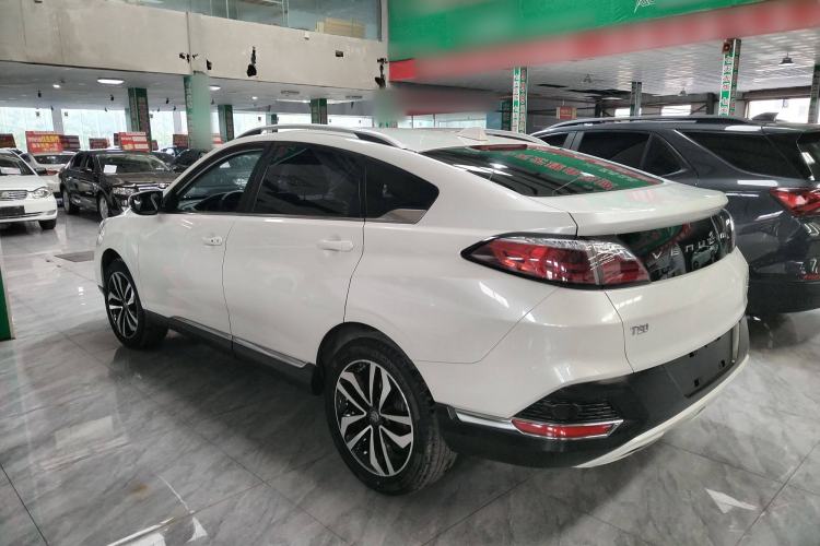 Used Venucia T90 2018 2.0L CVT Smart Connect Luxury Edition China V Standard Exterior 3
