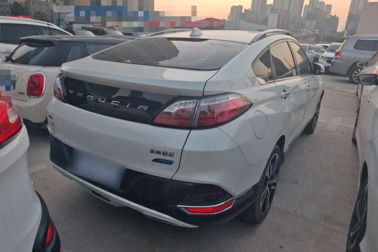 Used Venucia T90 2018 2.0L CVT Smart Connect Leading Edition China V Standard Exterior 3