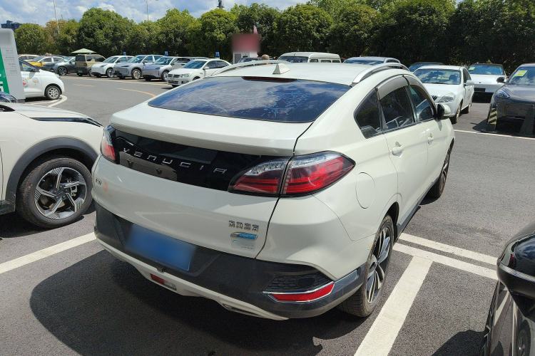 Used Venucia T90 2018 2.0L CVT Smart Connect Luxury Edition China V Standard Exterior 3