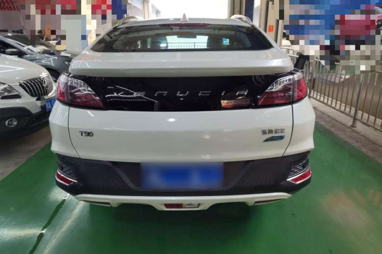 Used Venucia T90 2018 2.0L CVT Smart Connect Luxury Edition China V Standard Exterior 4