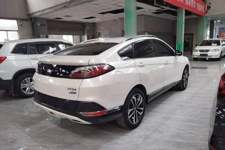 Used Venucia T90 2018 2.0L CVT Smart Connect Luxury Edition China V Standard Exterior 5