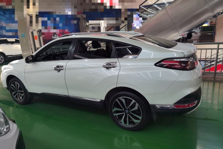 Used Venucia T90 2018 2.0L CVT Smart Connect Luxury Edition China V Standard Exterior 5