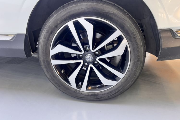 Used Venucia T90 2018 2.0L CVT Smart Connect Prestige Version China VI Standard Exterior 9