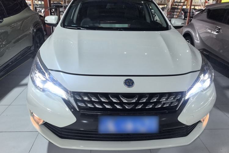 Used Venucia T90 2018 2.0L CVT Smart Connect Luxury Edition China V Standard Front
